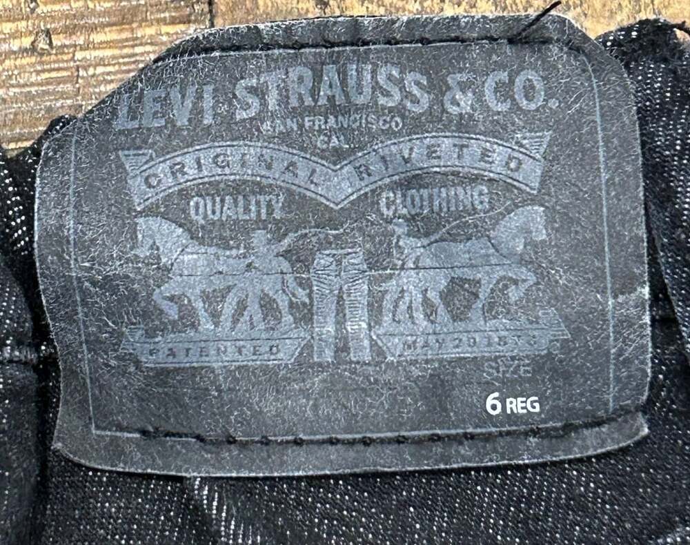 Levi's 510 Skinny Jeans Size 6 Reg Black Distressed Denim